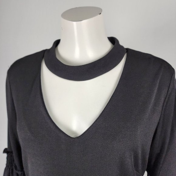 Witchy Black Dress With Bell Sleeves And Choker - Picture 2 of 12